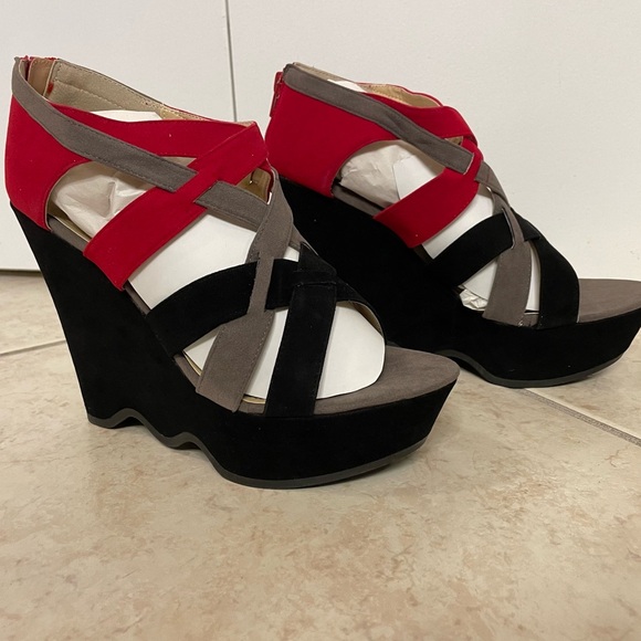 Liliana Shoes - Liliana Scarlett/Black Platform Heels 10 New Never Worn, Classy Party Shoes!